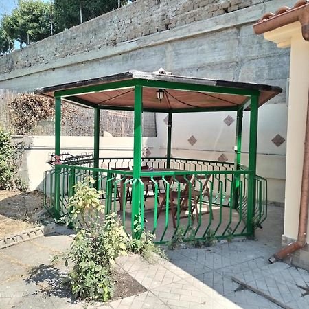 B&B Civitavecchia La Casetta Con Giardino Экстерьер фото