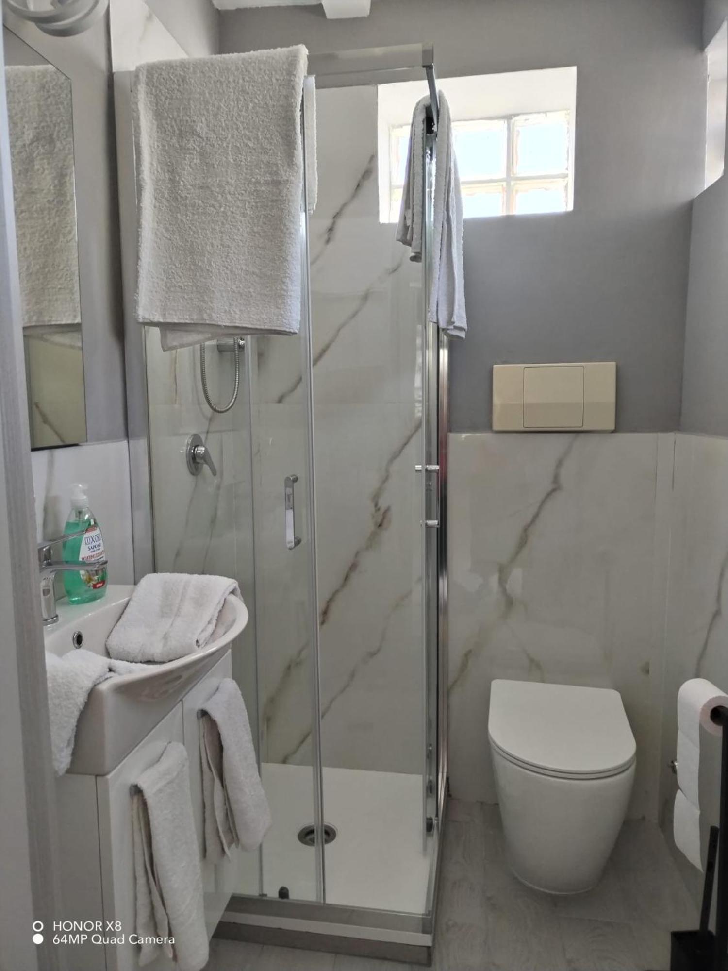 B&B Civitavecchia La Casetta Con Giardino Экстерьер фото