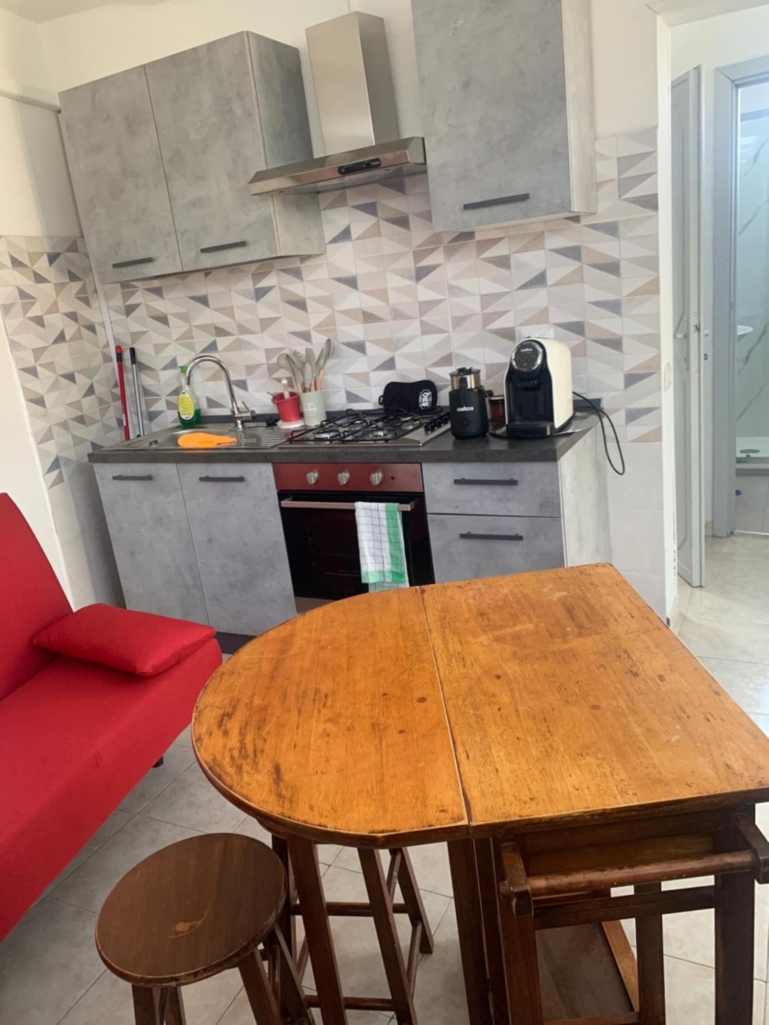 B&B Civitavecchia La Casetta Con Giardino Экстерьер фото