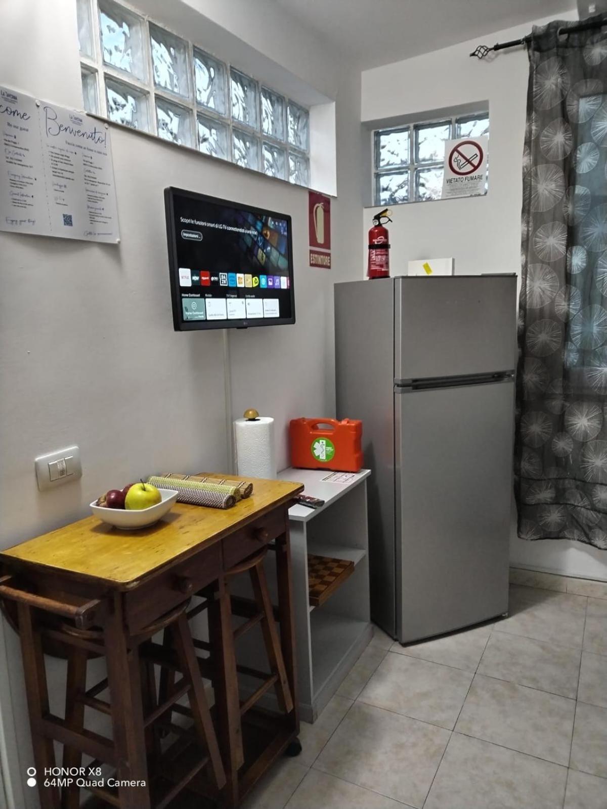 B&B Civitavecchia La Casetta Con Giardino Экстерьер фото