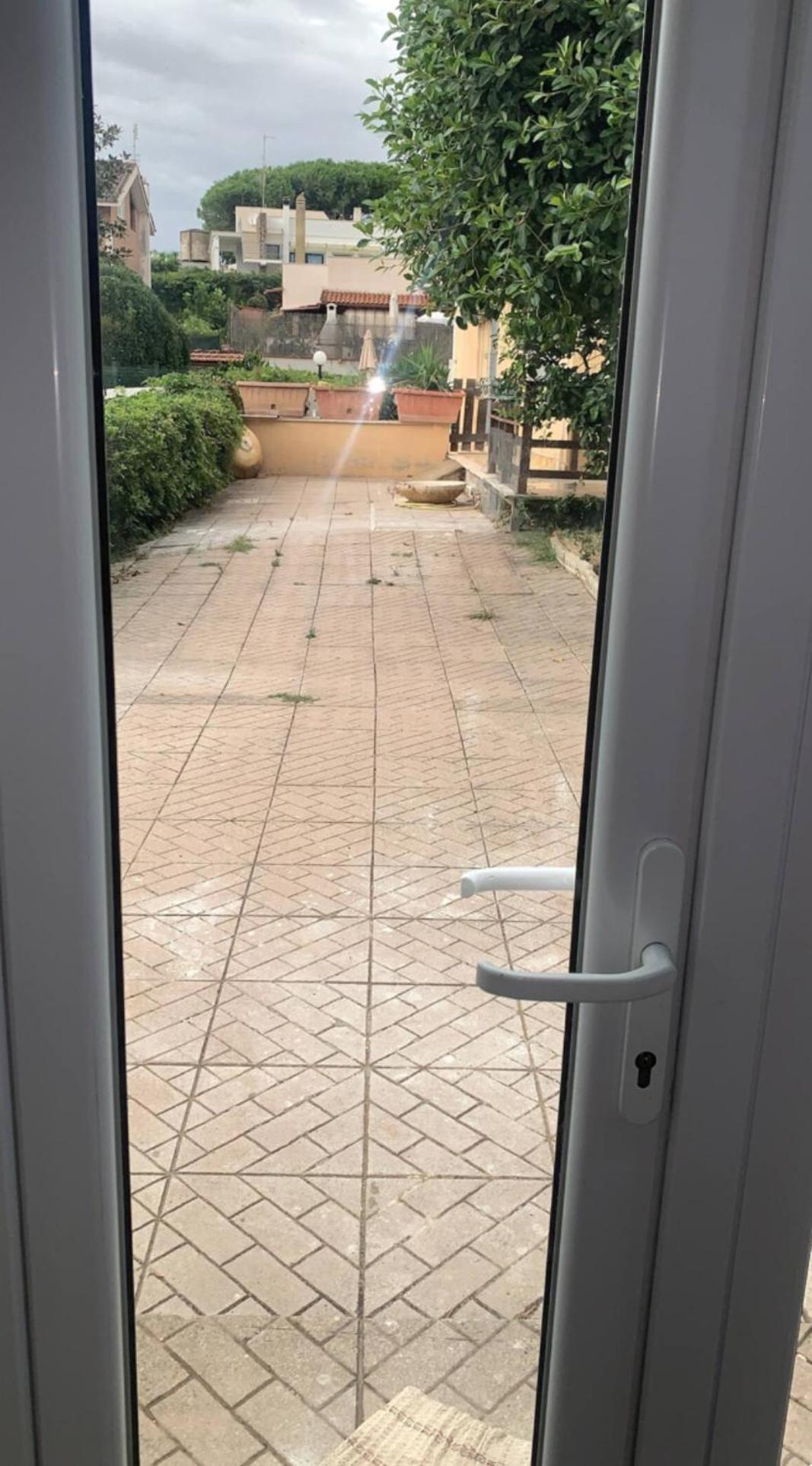 B&B Civitavecchia La Casetta Con Giardino Экстерьер фото
